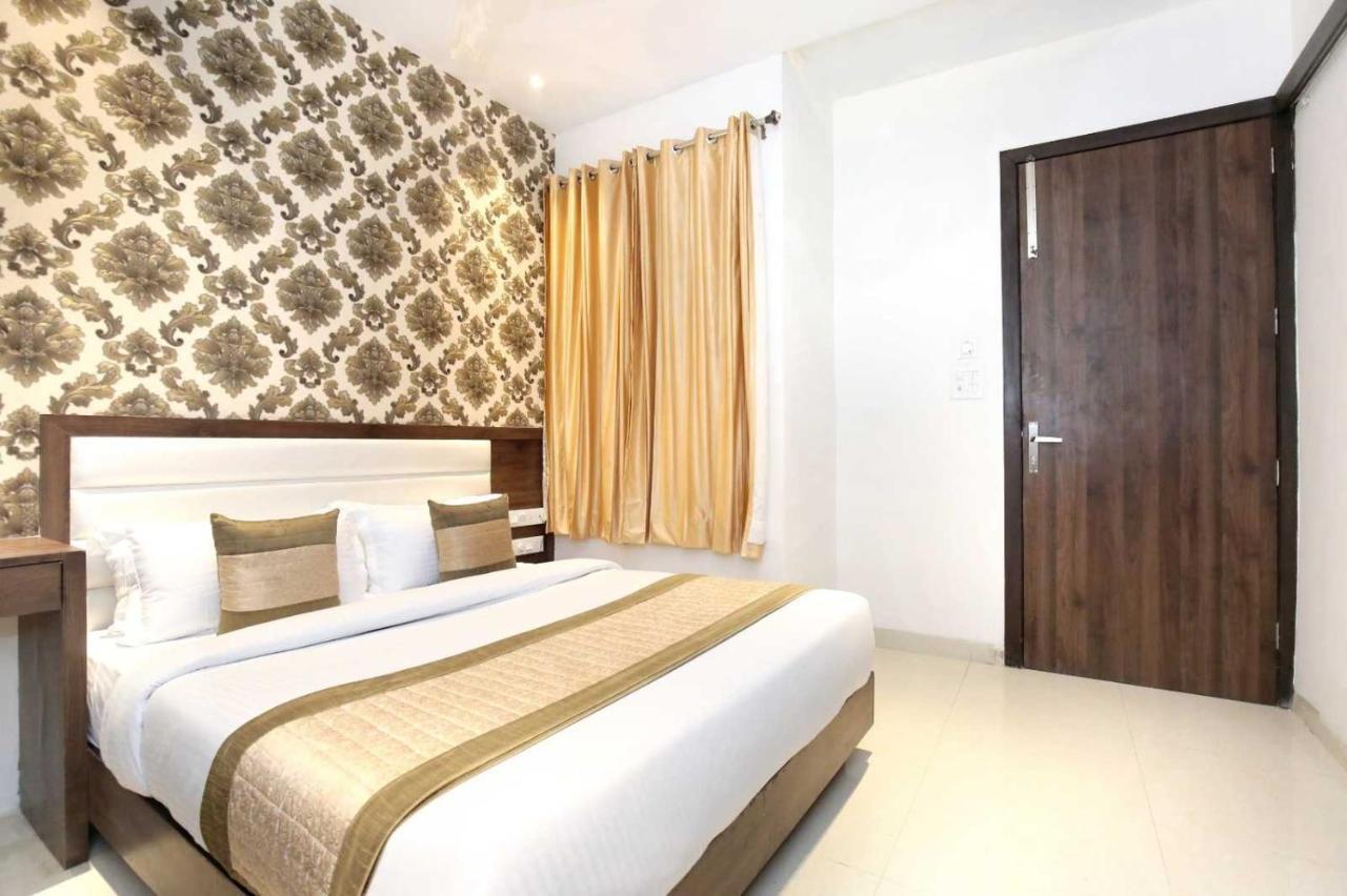 Hotel O Grand Star Amritsar Exterior photo